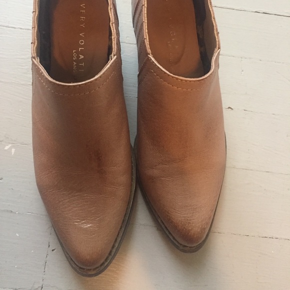 Very Volatile LosAngeles Leather Ankle Boot Sz 5.5 - Picture 3 of 6